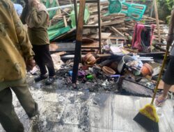 Diduga Akibat Arus Pendek, Rumah Warga Desa Sumber Urip Rejang Lebong Terbakar