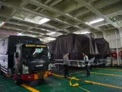 Kapal MV Egon Tiba di Pelabuhan Krueng Geukueh, Kapolres Lhokseumawe Terima Bantuan Polri