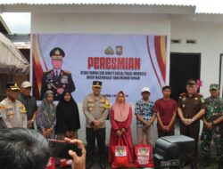 Polda Bengkulu Resmikan Bedah Rumah ke-62 dan Salurkan Bansos untuk Warga Rejang Lebong