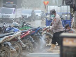 Polri Hadir di Tengah Bencana, Tim SAR Pasukan Pelopor Bantu Warga Terdampak Banjir