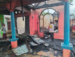 Satu Unit Rumah di Lawang Agung Terbakar, Polsek Padang Ulak Tanding Sigap Bantu Warga
