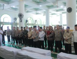 Kapolda Sumbar Pimpin Pemakaman Massal Korban Bencana Palembayan, 253 Orang Meninggal Dunia