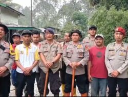 Di Tengah Lumpur dan Harapan, Polri Bersama Warga Buka Akses Jalan Kampung Setie Pascabencana