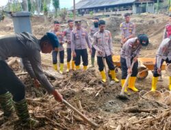 Polri dan Warga bergandengan Tangan, Polindes Meunasah Mancang Bangkit dari Lumpur Banjir