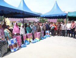 Kapolda Aceh Serahkan 300 Kasur dan Dana Tunggu Hunian untuk Korban Bencana di Ketambe