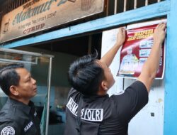 Humas Polres Rejang Lebong Pasang Stiker Himbauan di Tempat Keramaian, Antisipasi Curanmor