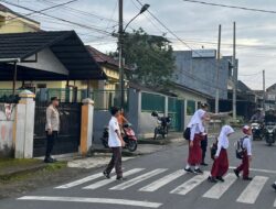 Polri Hadir Pagi Hari, Lalu Lintas Lancar dan Anak Sekolah Aman di Rejang Lebong
