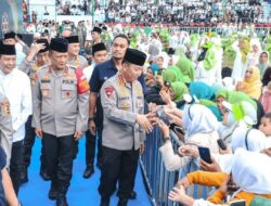 Kapolri Listyo Sigit Prabowo Hadiri Acara Mujahadah Kubro 1 Abad NU di Malang, Sapa Ribuan Jamaah dengan Ramah
