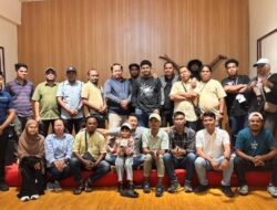 Satgas Ops Damai Cartenz Perkuat Sinergi dengan Wartawan Mimika Lewat Silaturahmi dan Buka Puasa Bersama