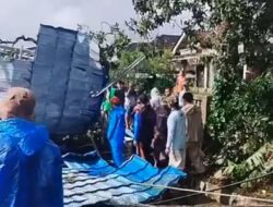 Puting Beliung Mengamuk di Sumber Urip, Personil Polsek Gercep Bantu warga