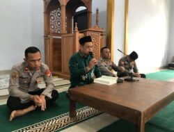 Personel Polres Rejang Lebong Ikuti Kajian Dengan Tema “Mandi Wajib” di Masjid Al Waliyul Khobiru