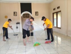 Polsek Selupu Rejang Gelar Gotong Royong, Perkuat Kekompakan dan Ciptakan Lingkungan Kerja Bersih