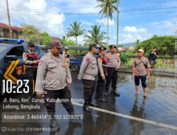 Curah Hujan Tinggi, Air Meluap hingga Genangi Badan Jalan di Jalur Curup–Lebong
