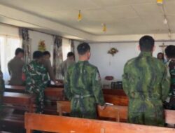 Hadir di Tengah Ketenangan Ibadah, Patroli Satgas Damai Cartenz Jaga Keamanan dan Pererat Kedekatan dengan Jemaat di Sinak