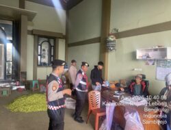 Sat Samapta Polres Rejang Lebong Intensifkan Patroli di Sambirejo, Serta Ajak Warga Kibarkan Merah Putih