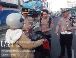 Kapolres Rejang Lebong Bagikan 1.000 Bendera Merah Putih, Ajak Masyarakat Kobarkan Semangat Nasionalisme Sambut HUT RI ke-81