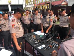 Kapolres Rejang Lebong Periksa Senjata Api Inventaris, Pastikan Lengkap dan Sesuai Prosedur