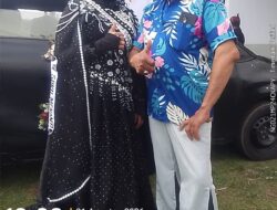 CARNAVAL DESA TALANG BELITAR MENGGEMA! Kades Jumari dan Plt Camat Emma Sulmani Tampil Bak Legenda Dangdut, Warga Heboh