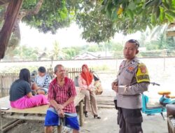 Sambangi Warga Bedeng SS, Bhabinkamtibmas Polsek Kota Padang Perkuat Kamtibmas dan Ingatkan Keselamatan Anak